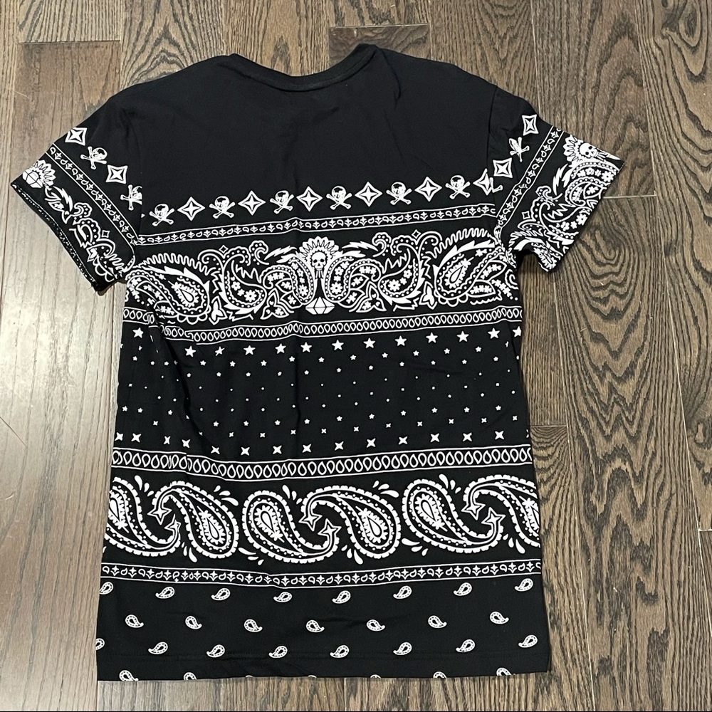 Ecko Unlimited Skull & Paisley Print Tee - Picture 3 of 4